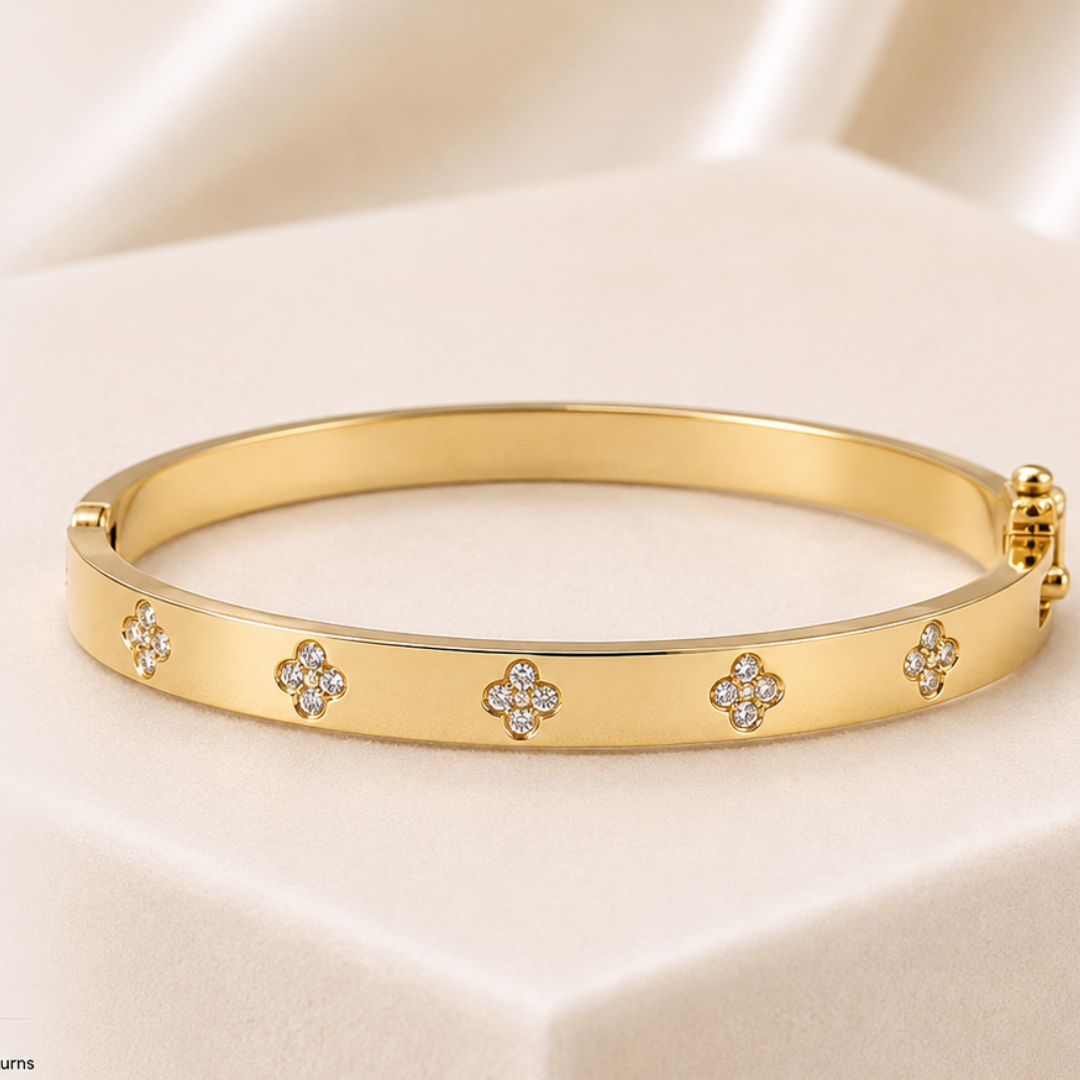 PETAL RADIANCE GOLD BANGLE