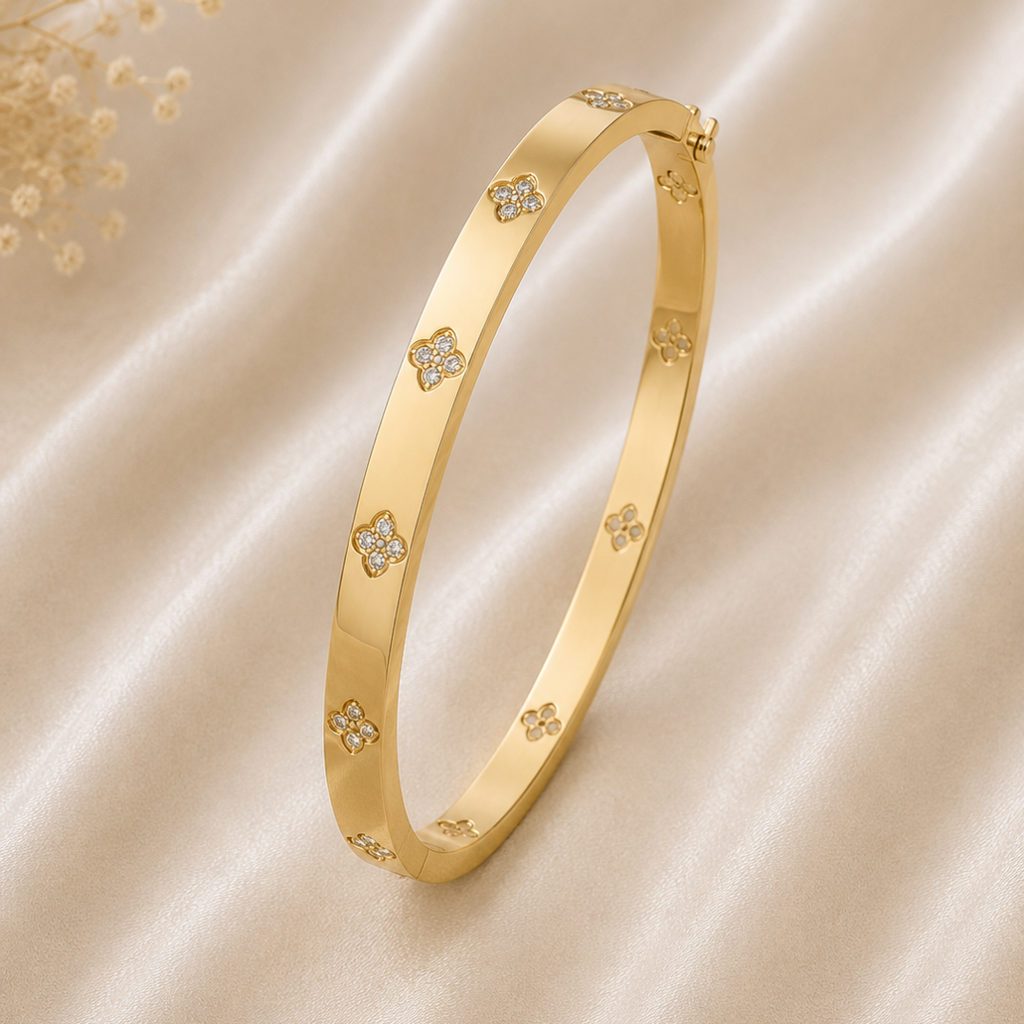 PETAL RADIANCE GOLD BANGLE