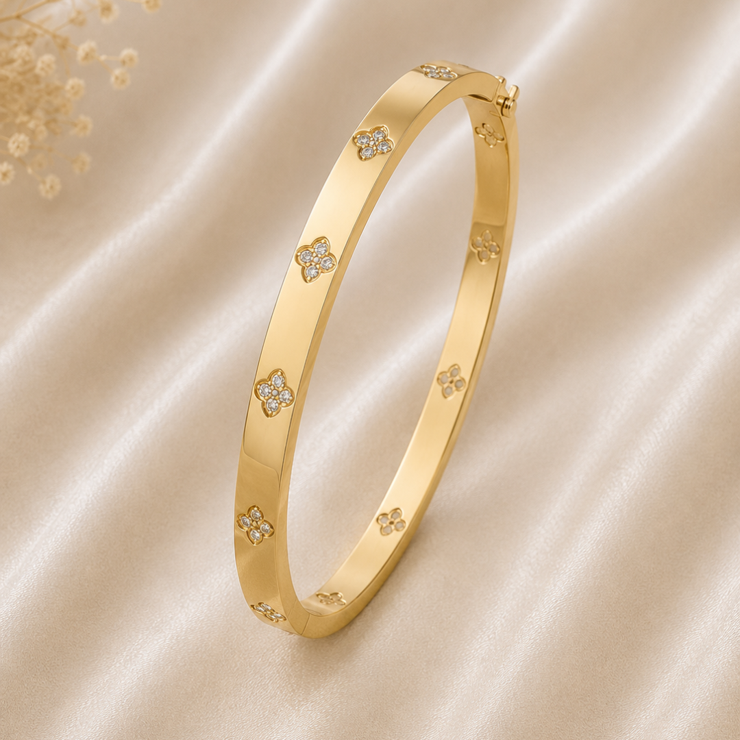 PETAL RADIANCE GOLD BANGLE