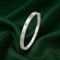PETAL RADIANCE GOLD BANGLE