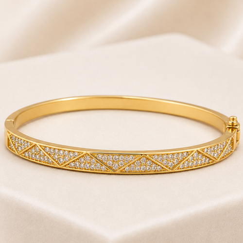 LUMIÈRE BLOSSOM GOLD BANGLE