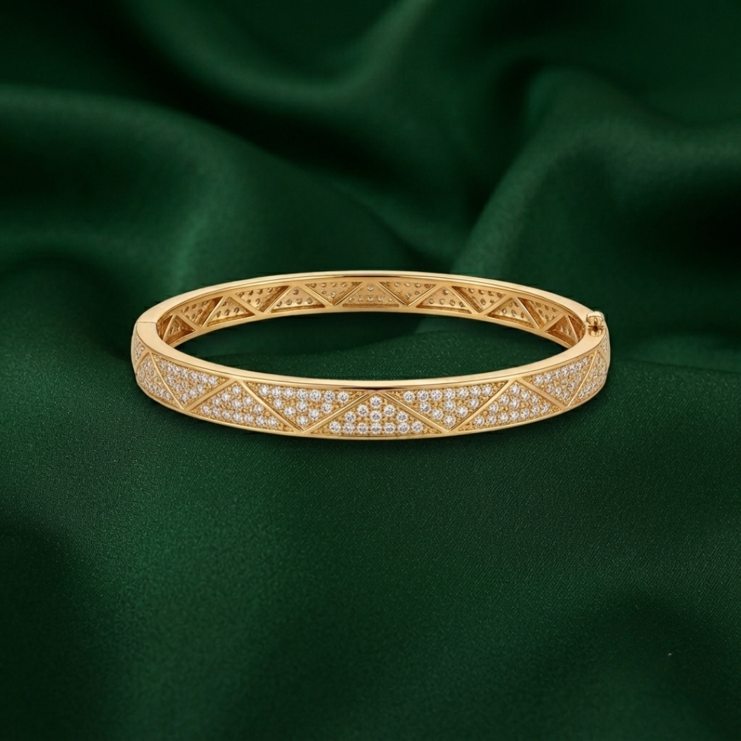 LUMIÈRE BLOSSOM GOLD BANGLE